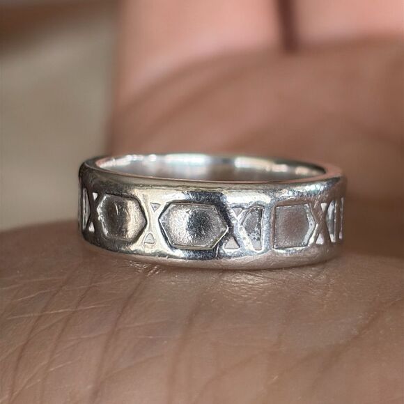 Tiffany & Co. 925 Sterling Silver Atlas Roman Numeral 6mm Band Ring Size 6.5 - Picture 8 of 11